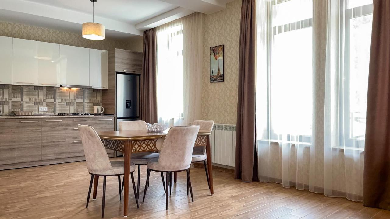 Dani Lux Apartment บาคูเรียนี ภายนอก รูปภาพ